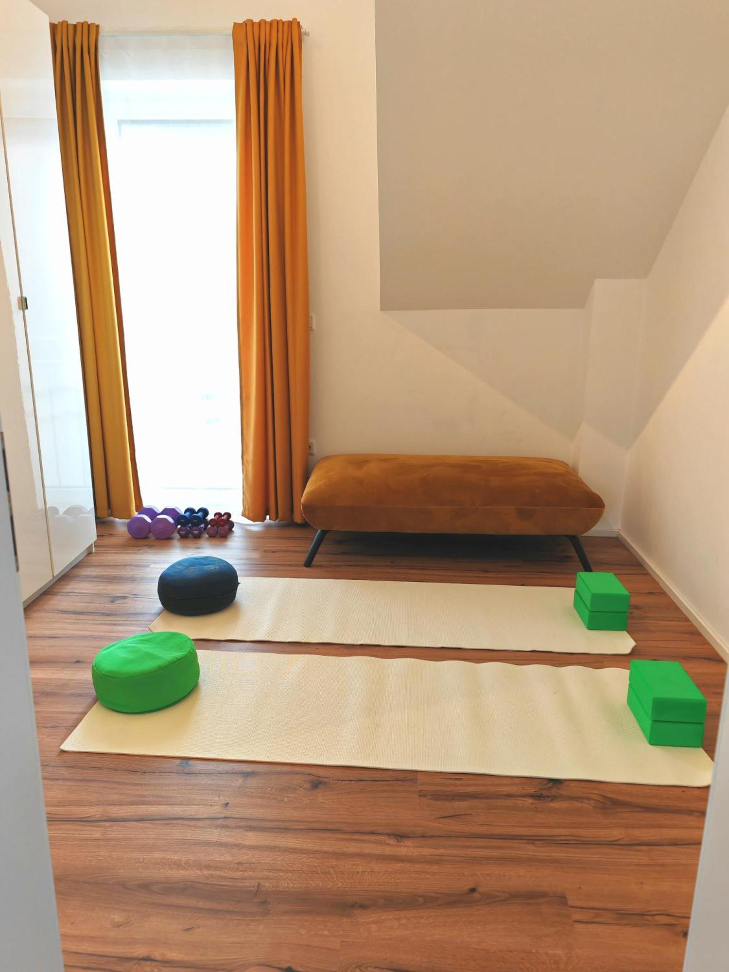 Golden Home With Barbecue, Yoga, Football Table Sinsheim Buitenkant foto